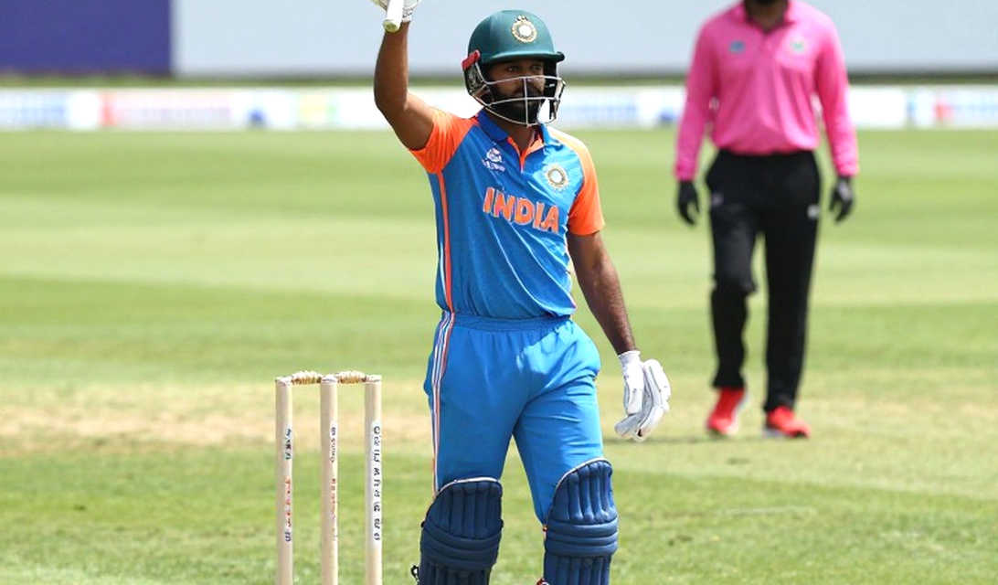 সিলেটের খালি মাঠে ধীর সময়ের খোঁজ সিলেটের খালি মাঠে ধীর সময়ের খোঁজ