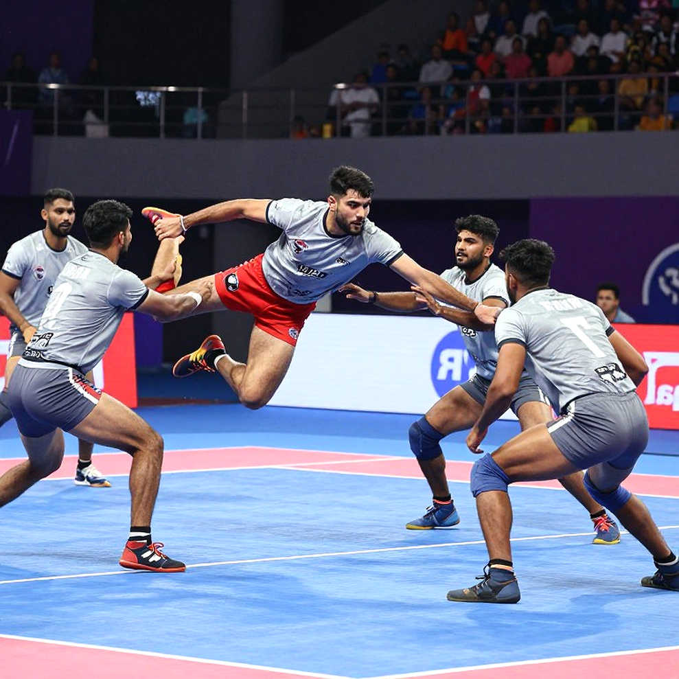 পাওয়ান সেহরাওয়াত বেঞ্চে: ভারত-ইরান ফাইনালে আসল প্রশ্নটা ফর্ম নয়, তথ্যের অভাব